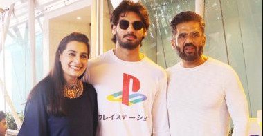 Ahan Shetty with his Father Suniel Shetty & Mother Mana Shetty.