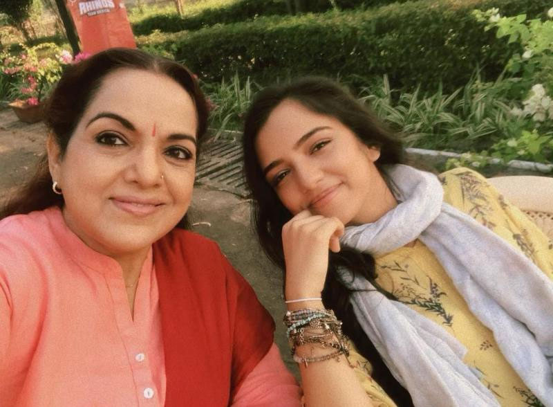Ahsaas Channa With Her Mom