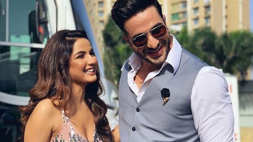 Jasmin Bhasin With Her Boyfriend Aly Goni