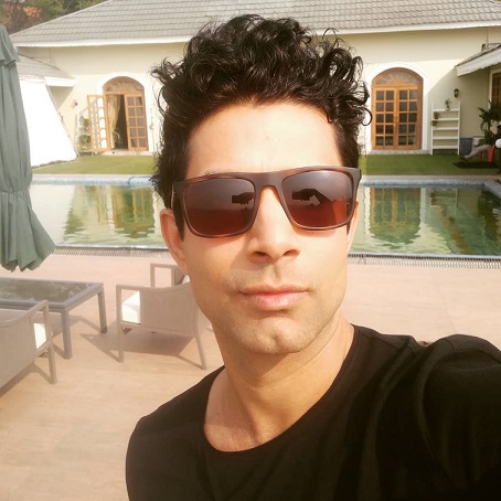 Sahil Shroff pool side selfie image biographia