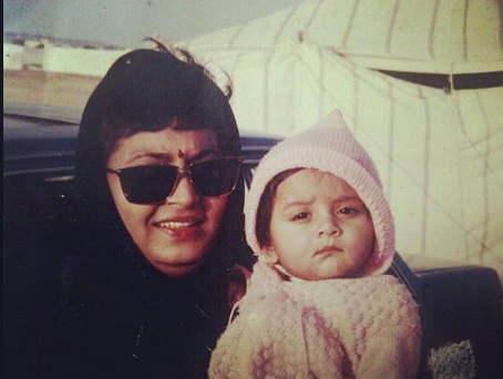 Tajaswani Prakash with her mother biographia