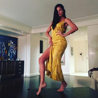 Adriana Lima in Yellow Dress Posing HD Picture Biography Biographia