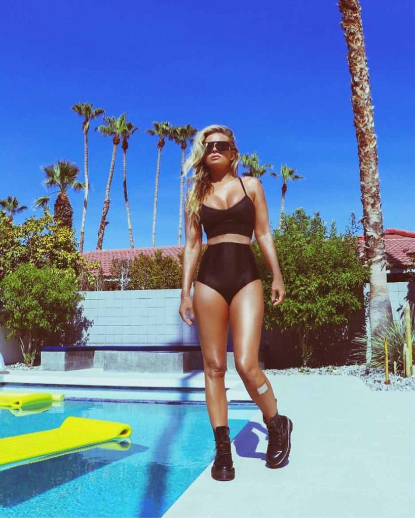 Hot Carmen Electra in Black Bikini Pool Side Photoshoot HD