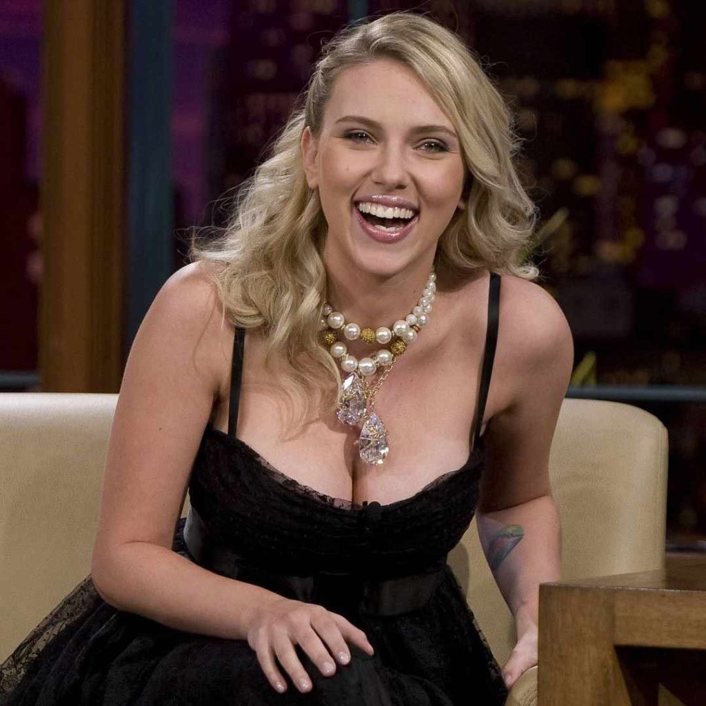 Hot Scarlett Johansson in black dress HD 1