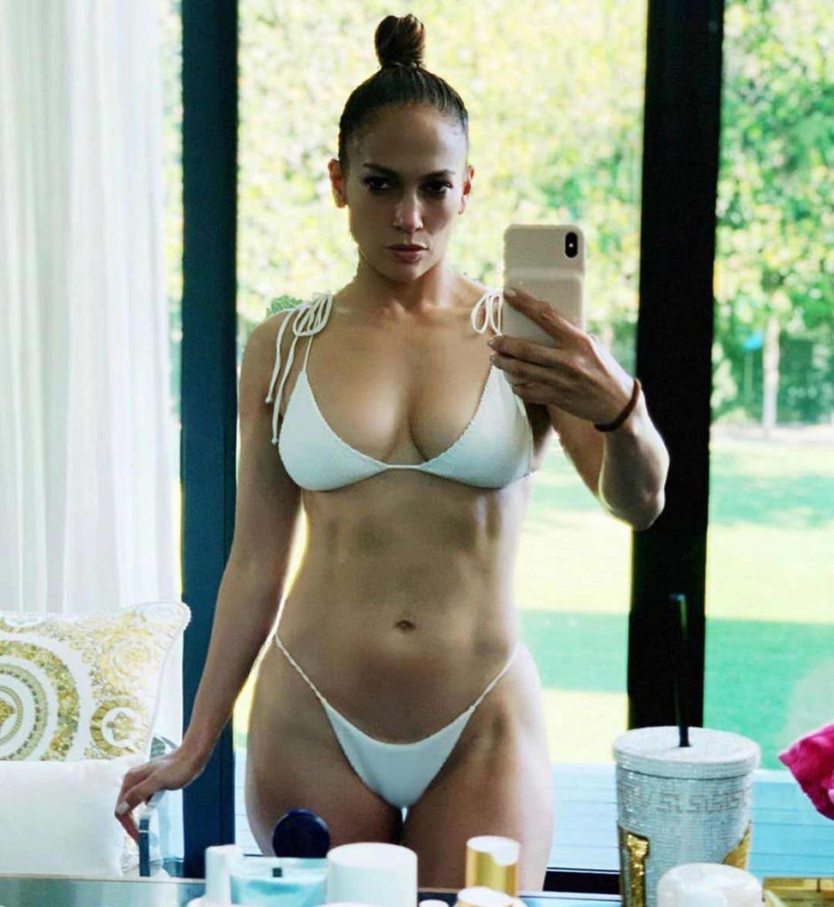 Jennifer Lopez in White Bikini HD Picture