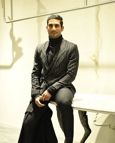 Prateik Babbar in a suit biography biographia 1