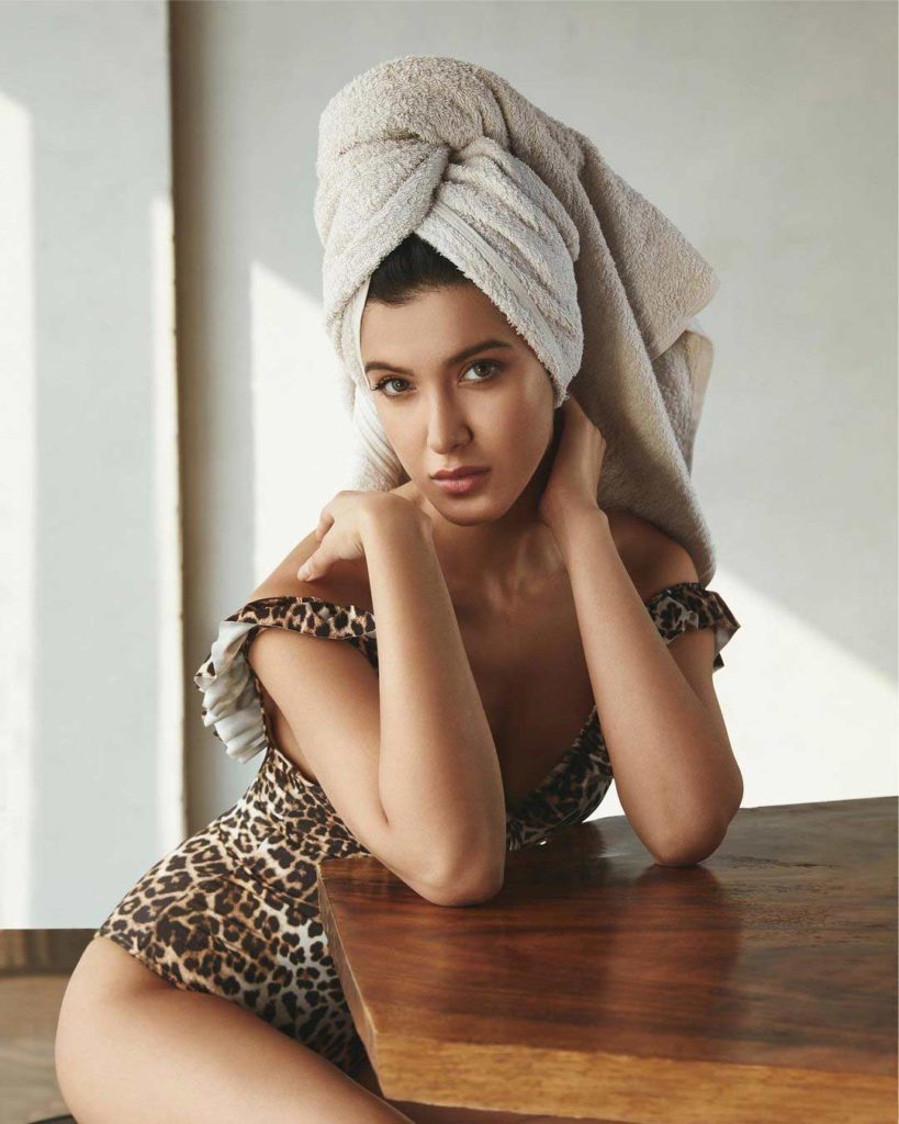Shanaya Kapoor in hot leopard Print camisole HD Picture Biography Biographia