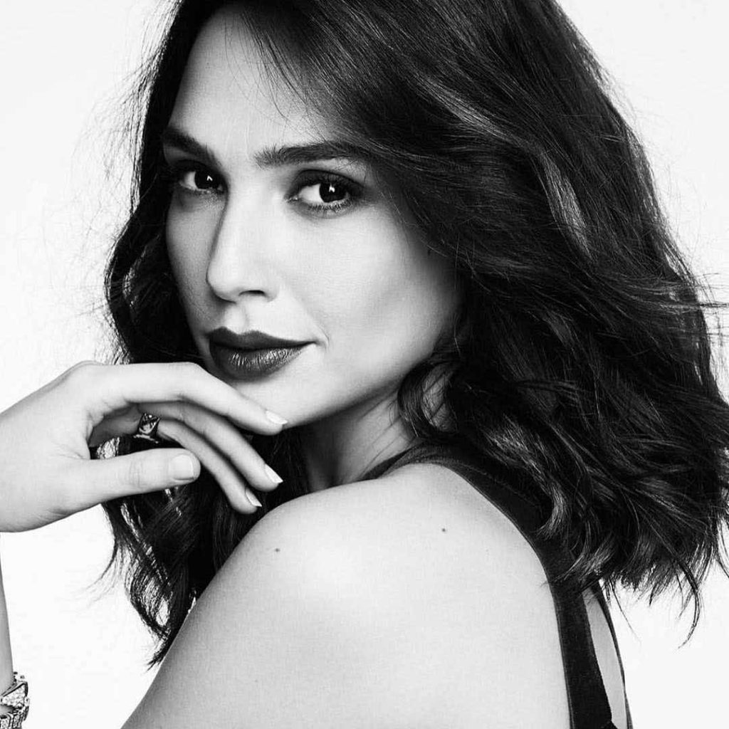 Gal Gadot black and white HD Photo shoot Picture