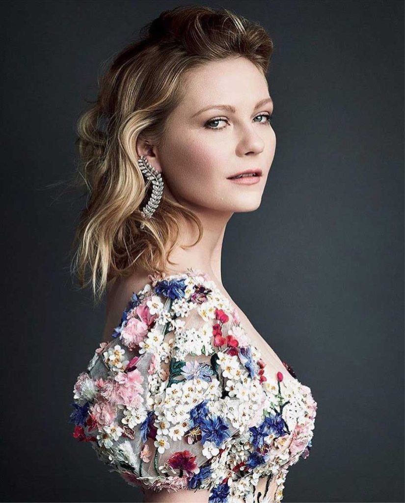 Gorgeous kirsten dunst in sexy dress photo shoot HD Picture