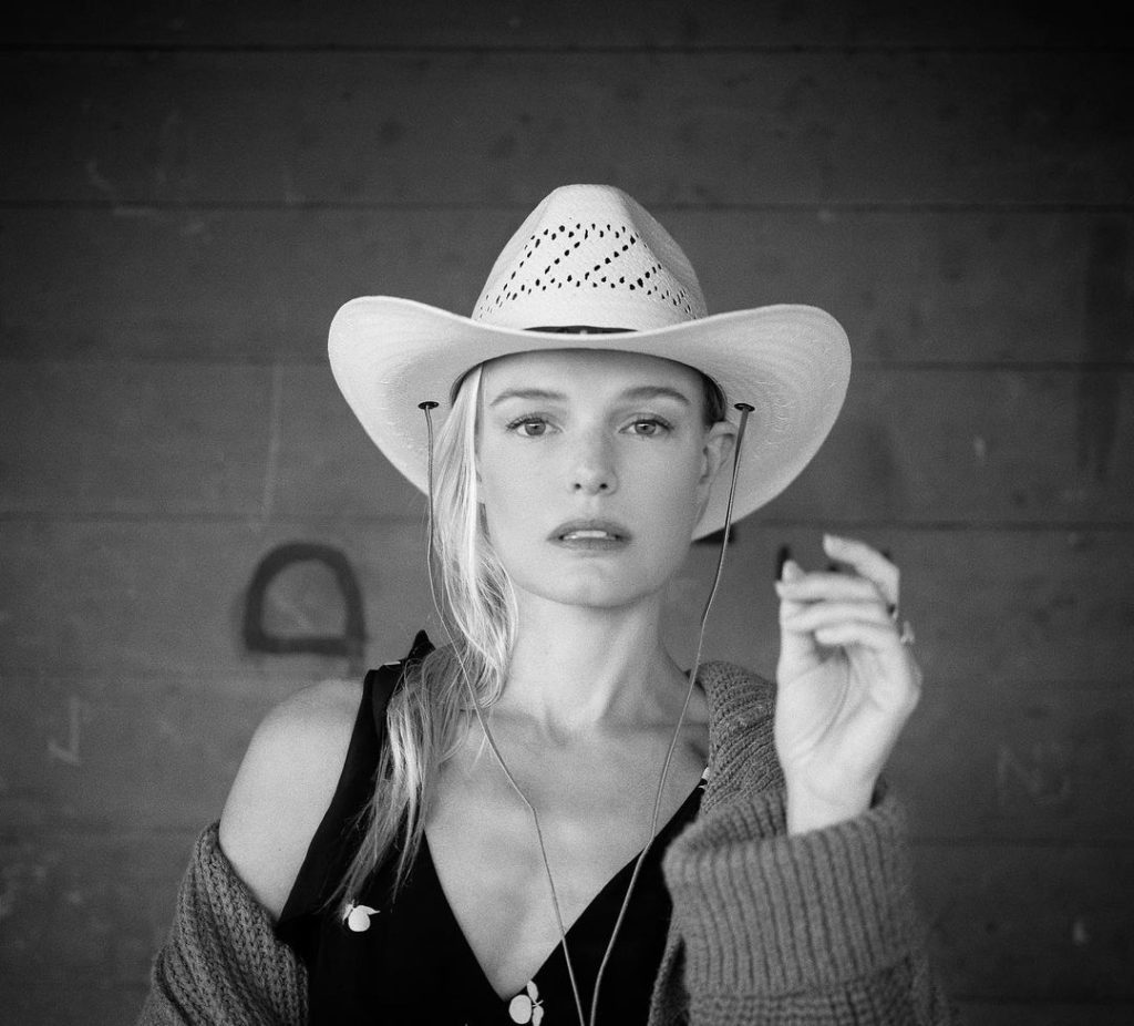 Kate Bosworth wearing cowboy health black and white HD Image