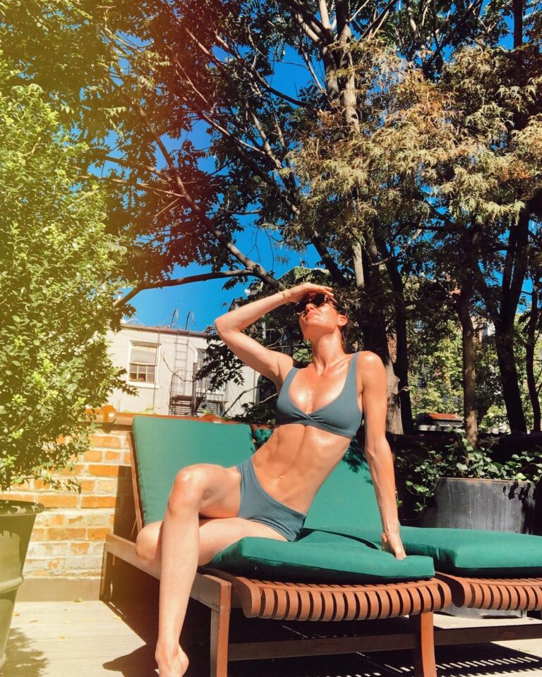 Hilary Rhoda teaches us how to beat the heat in style with her hot bikini photos HD Picture Biographia